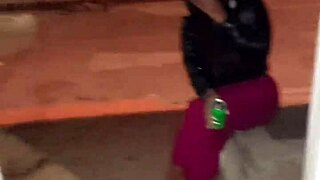 Latina Caliente With Grandes Tetas Naturales Se La Follan Después De Subir A La Casa