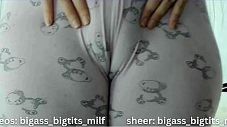 Camel toe camel toe 😏 juicy spreading and squirting solo