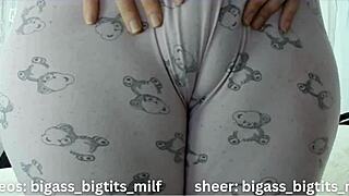 Camel toe camel toe 😏 juicy spreading and squirting solo