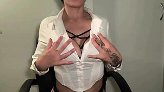 latina milf wife sends steamy video to her lover 😏