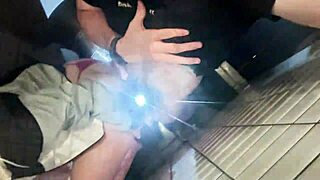 Sexo Riesgoso En Baño Público Nos Atrapan En Pleno Orgasmo