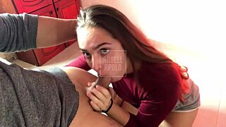 Loirinha Rabuda Surprises with Natural Tits and Messy Blowjob Ending in Cum