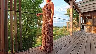 Curvy lady risks public balcony sex in leo dress projectfundiary