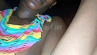 阿克拉骚货夜游手指尿戏脏话狂喷