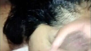 Mi Hermosa Vecina Bebe Mi Orina Y Semen En Su Boca Sin Puerta En El Baño! 😈💦