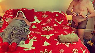 Granny Carmen Claus sucks cock in classic Christmas cosplay blowjob