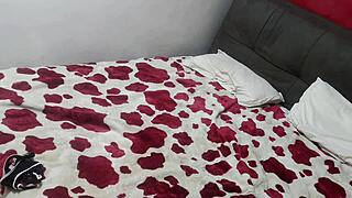 埃及骚货秀巨乳自然大奶