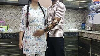 印度姐夫厨房撕烂小姨子衣服猛干脏话