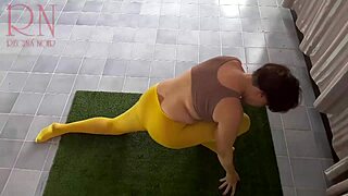 Regina noir's acrobatic yoga in yellow tights rips to reveal panty-free pussy workout fuck!