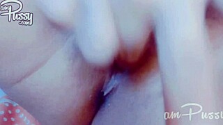 Amateur Asian Girlfriend Fingers Pussy in Close-Up Masturbation