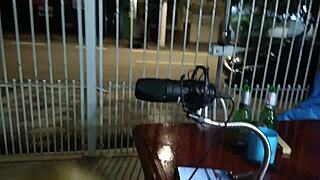 Fiz um boquete no apresentador do podcast ao vivo